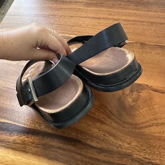 Massimo Dutti Black Leather Sandals. Size 37 - Picture 6 of 8